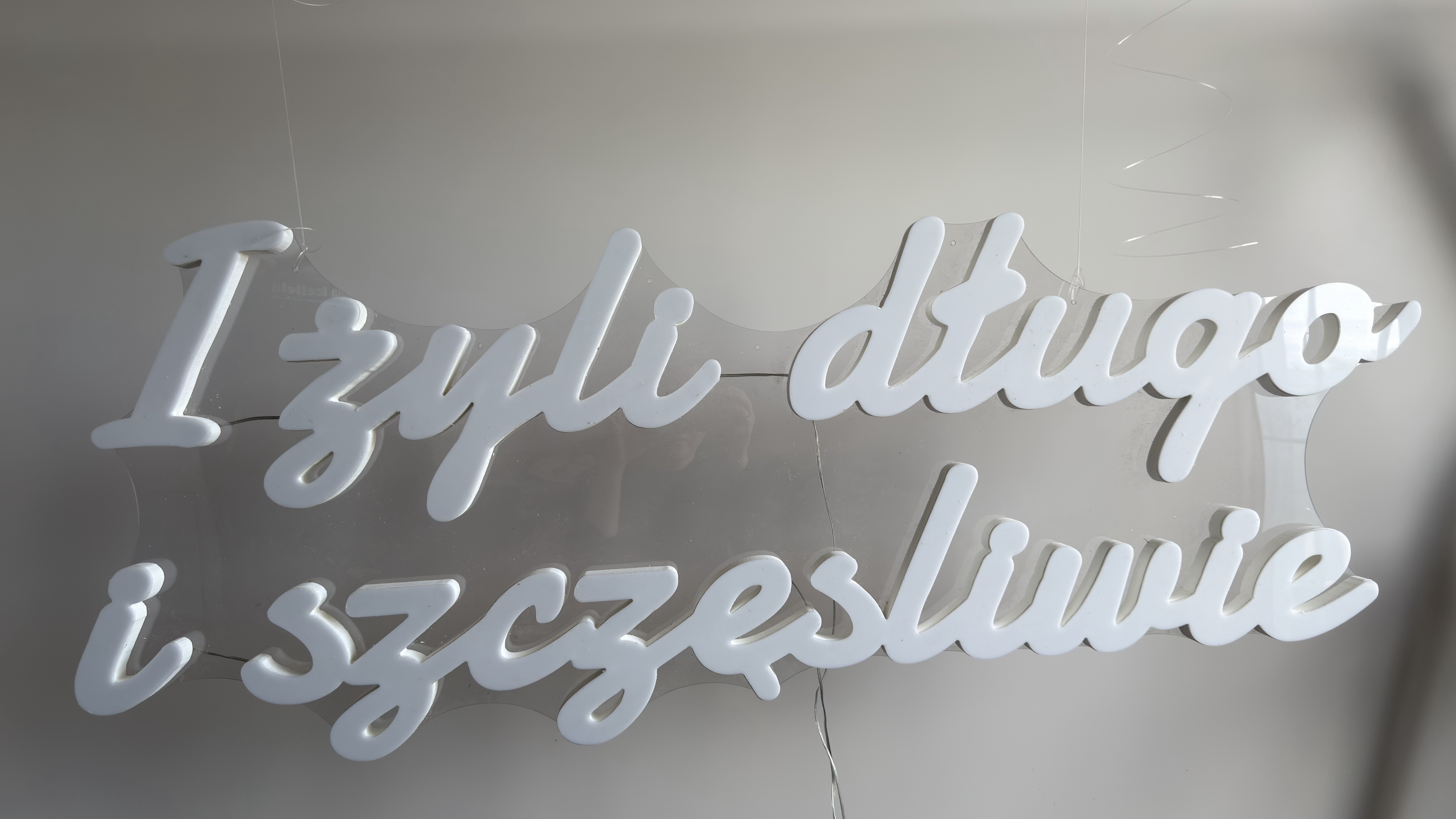 Napis LED „I żyli długo i szczęśliwie"
